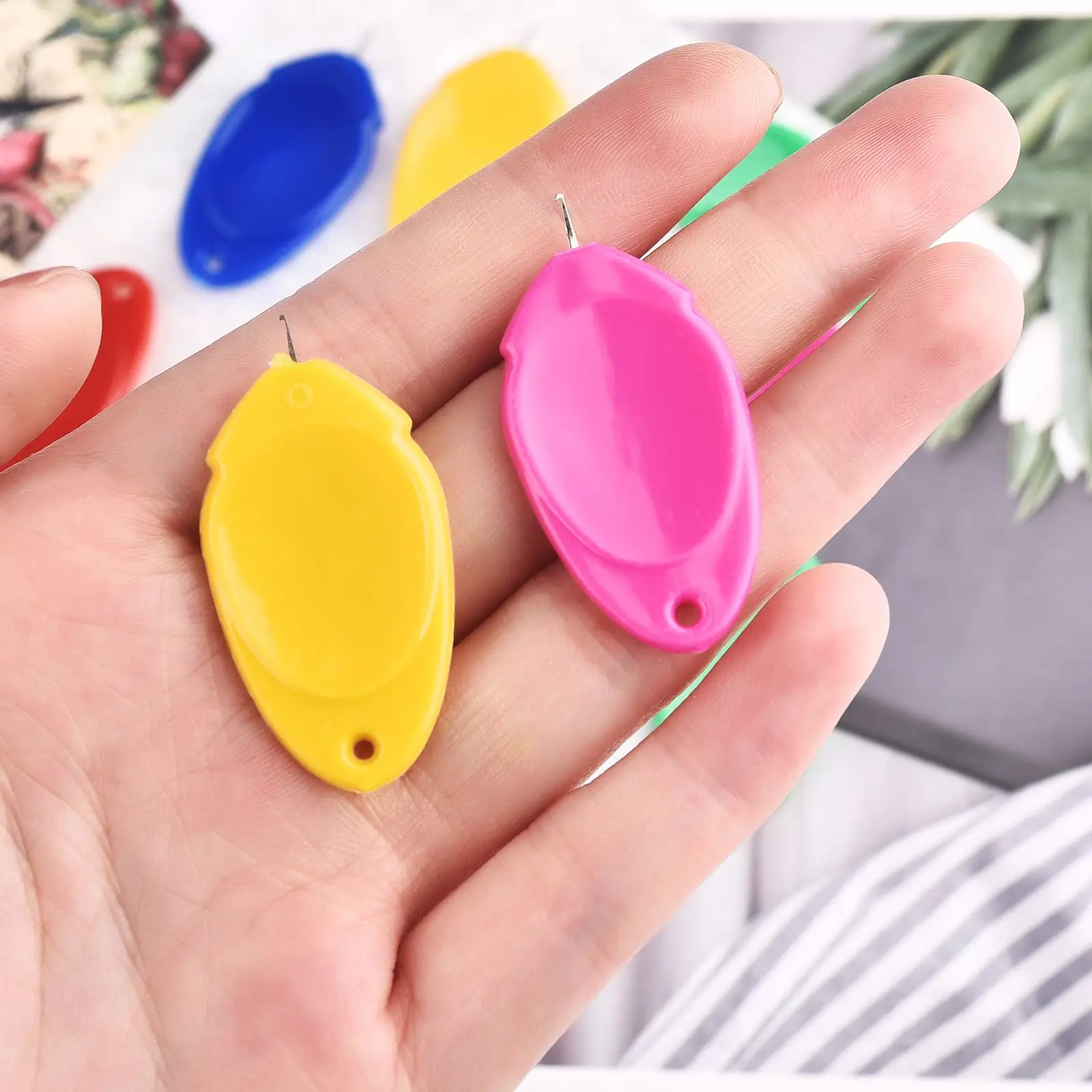 10 Chiếc Kim Threader Người Ca - đánh giá và giá Embroidery Software