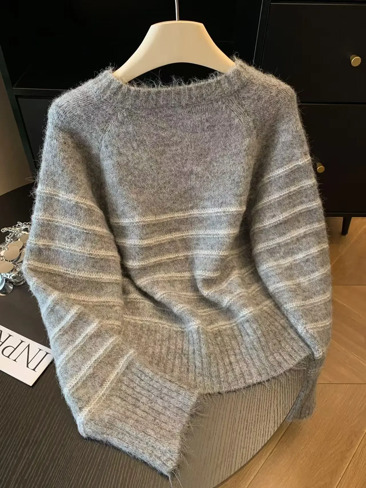 Autumn Winter Women's Striped  - đánh giá và giá Embroidery A