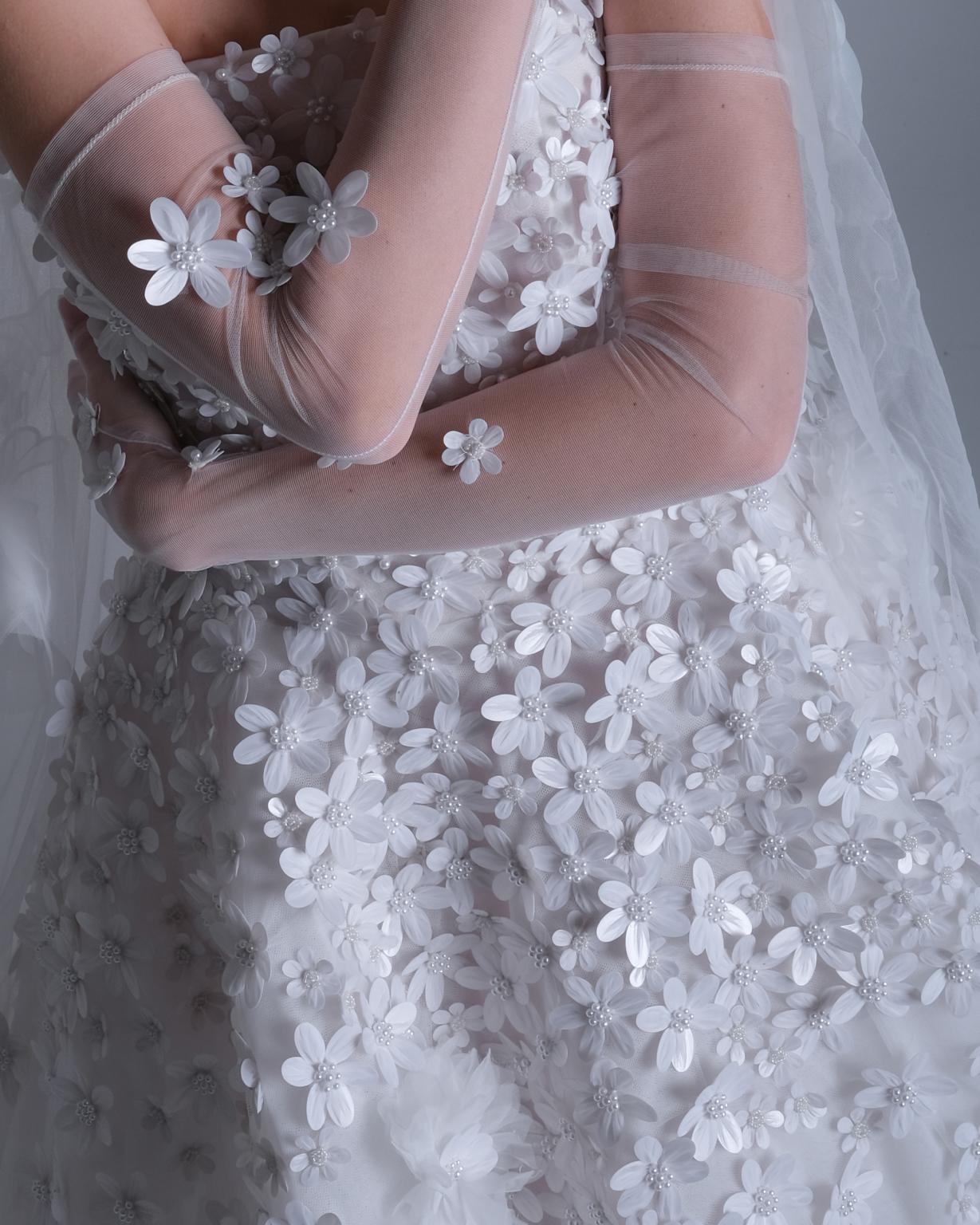 LumiGown 2026 Strapless 3D Flo - đánh giá và giá Embroidery Veil