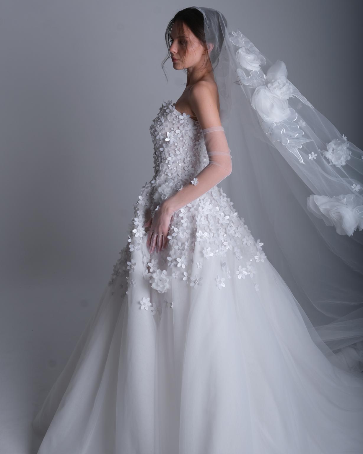 LumiGown 2026 Strapless 3D Flo - đánh giá và giá Embroidery Veil