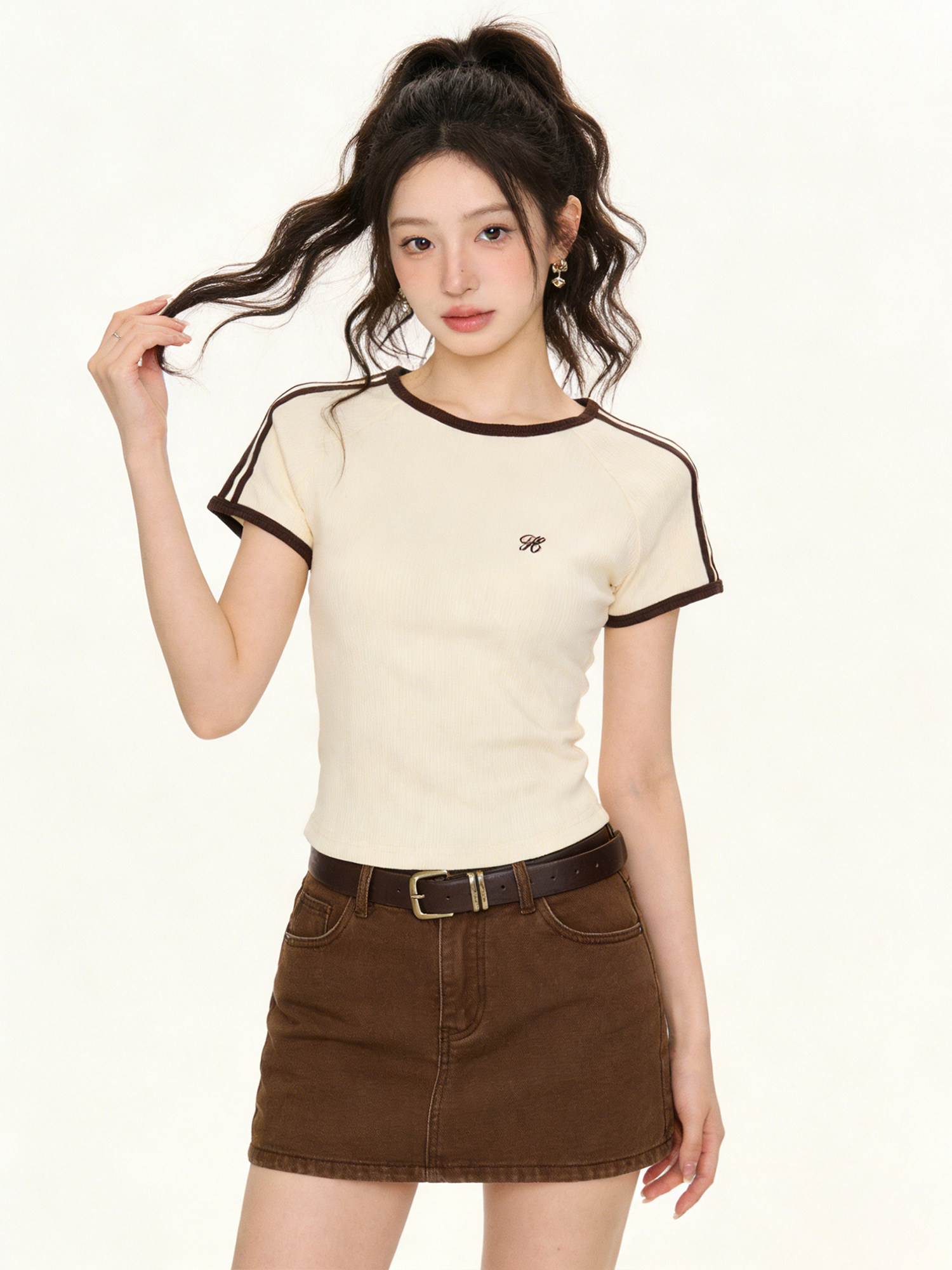 Slim Fit Short Sleeve T-Shirt  - đánh giá và giá Embroidery Moisturizer